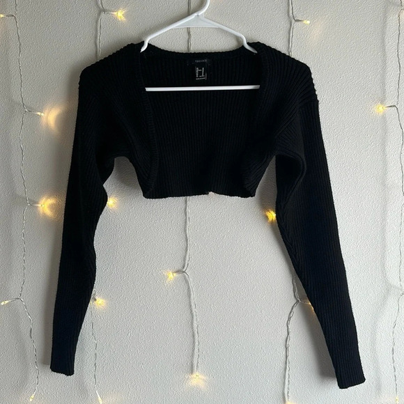 Forever 21 Ribbed Knit Shrug 🖤 - Picture 2 of 4